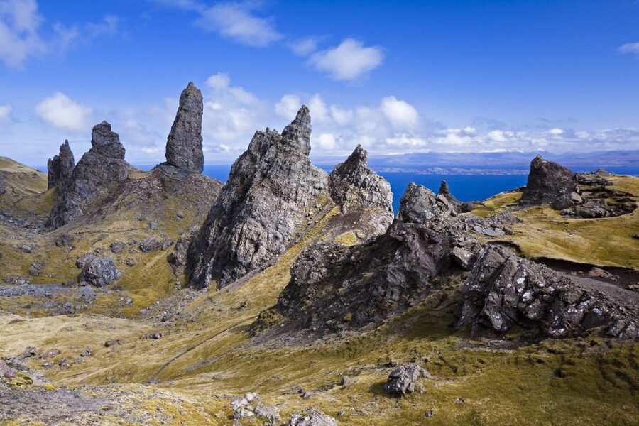 From Glasgow: 3-Day Isle of Skye, Highlands & Loch Ness Tour - Dunvegan or Duntulm, Uig Blackhouses, and The Storr Viewpoint