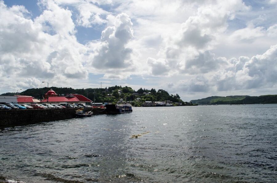 From Glasgow: Oban, Lochs & Inveraray Day Tour - Inveraray on Loch Fyne: Campbell country, sweet breaks, and loch views