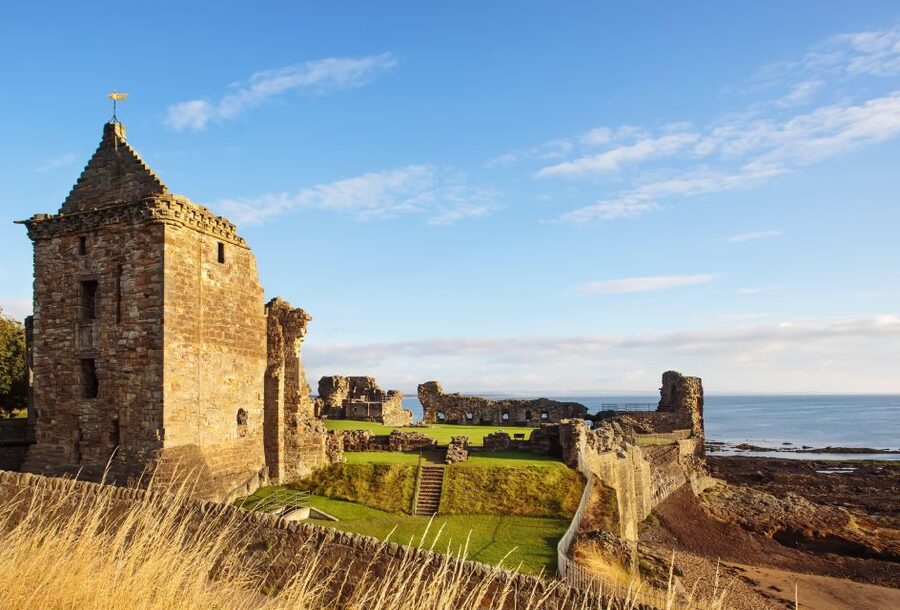 From Glasgow: St Andrews & the Kingdom of Fife Full-Day Tour - Falkland Palace and the Outlander connection in a walkable village