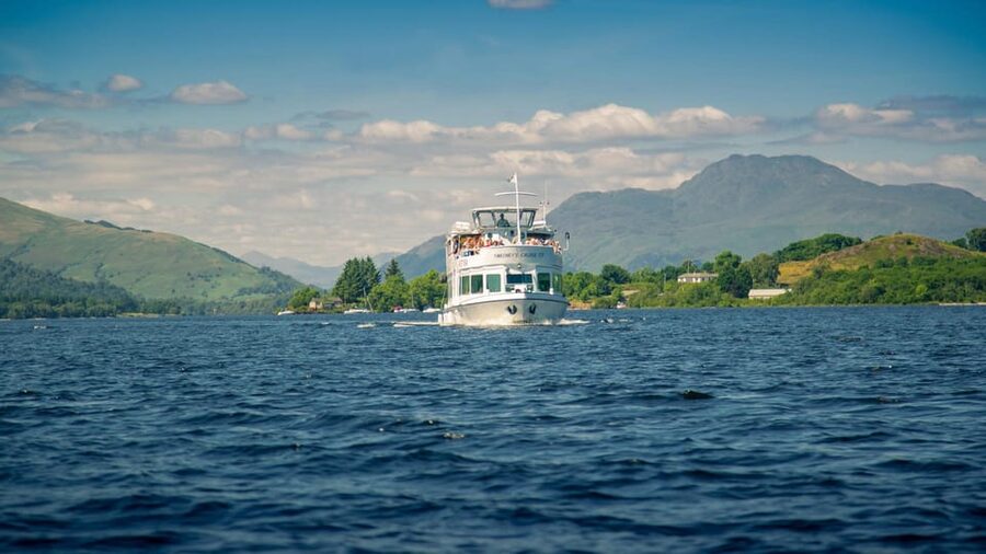 From Glasgow: Stirling Castle & Loch Lomond Tour - Driver/guide energy: how the day stays fun