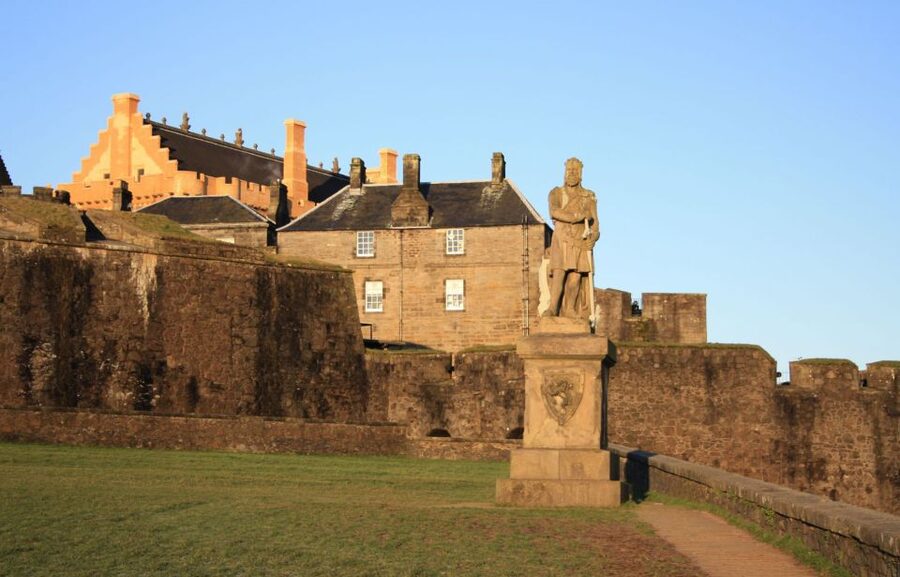 From Glasgow: Stirling Castle & Loch Lomond Tour with Cruise - Inside Stirling Castle: what you’ll focus on with included entry