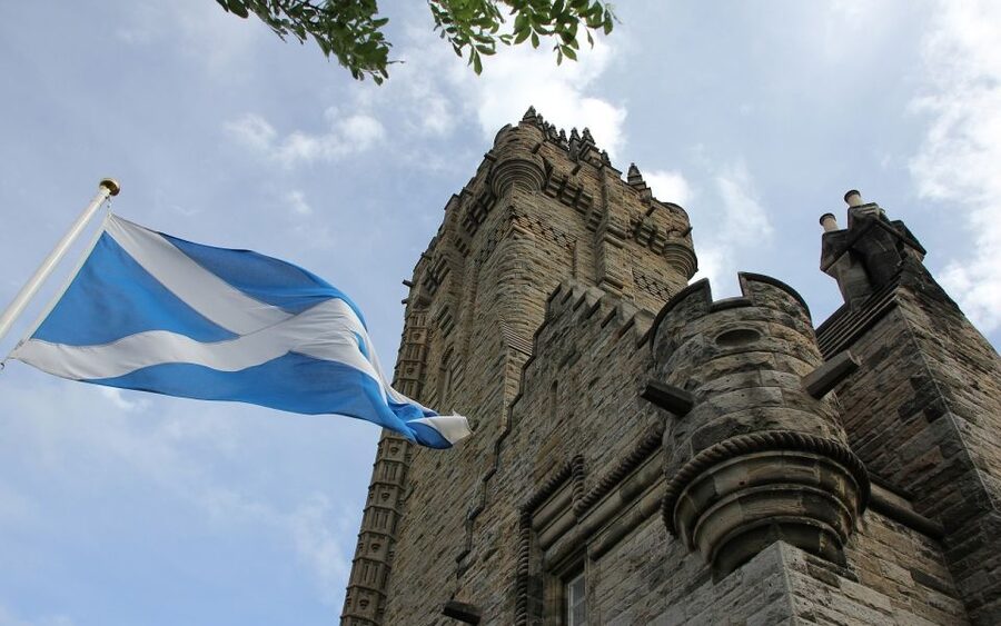 Glasgow: 2-Day Eilean Donan, Loch Ness & Glenfinnan Tour - Fort William overnight: why staying put beats day-trip fatigue
