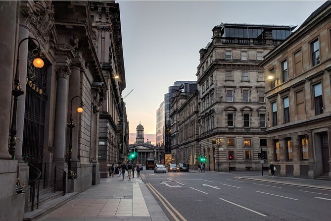 Glasgow Ghost Hunt: The Soul That Got Away Exploration Game - George Square and the City Chambers: Queen Victoria, Mandela, and statues you can’t miss