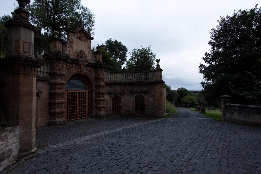 Glasgow: Ghouls, Ghosts & Gruesome Tales Guided Walking Tour - Strathclyde University and Ending at Babbity Bowster: Keep the Night Going