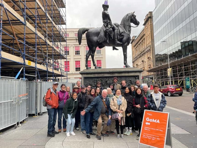 Glasgow: Historical Walking Tour: Guided by a local actor - George Square is where Glasgow starts acting