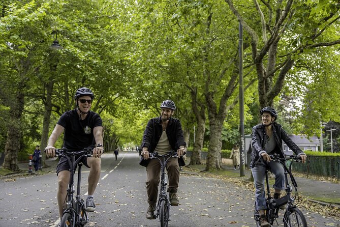 Glasgow Private Bike Tour: Highlights & Hidden Gems - University of Glasgow: big ideas in a short, scenic window