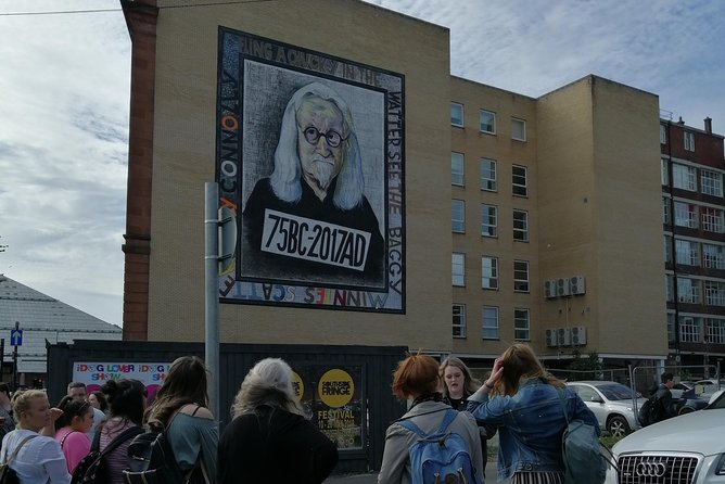 Glasgow Street Art Daily Walking Tour: 2pm - What makes the guides stand out on this tour