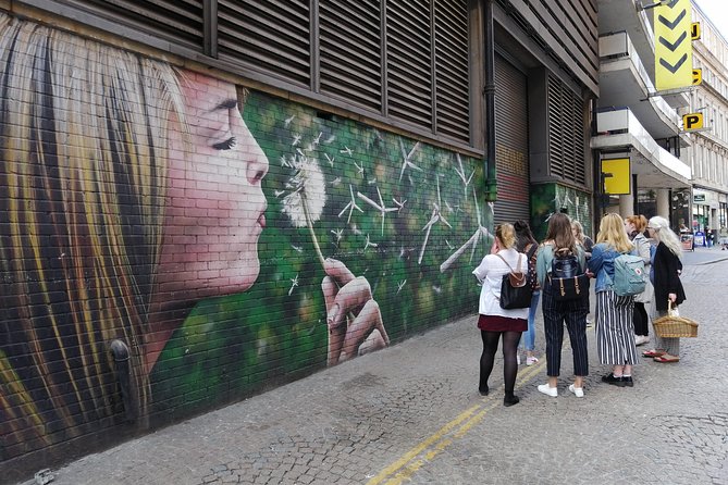 Glasgow Street Art Daily Walking Tour: 2pm - Stop-by-stop: seven Glasgow murals you’ll actually be able to describe later