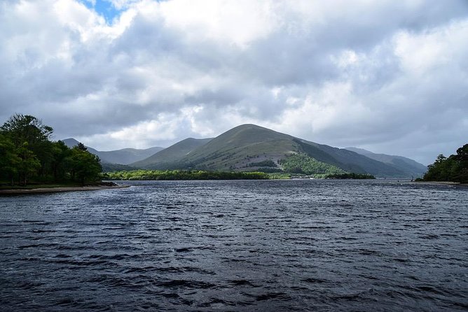 Inverary Castle & Loch Lomond Tour - Inveraray Town Time: Lunch, Shopping, and Peaceful Shore Walks