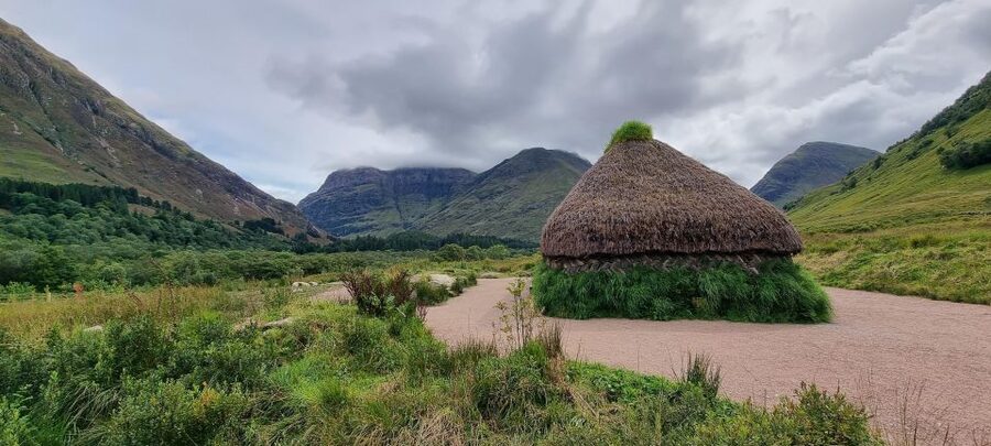 Loch Lomond and The Highlands Day Tour - Your guide and the small comforts that make the day