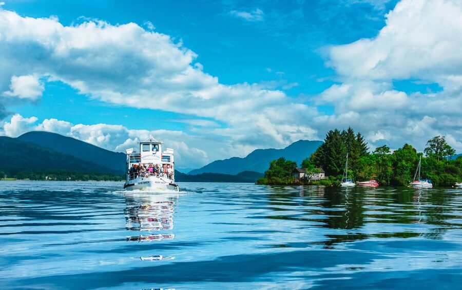 Loch Lomond: Scottish Highlands Sightseeing Cruise - Bar, seating, and comfort: what to do when the weather changes