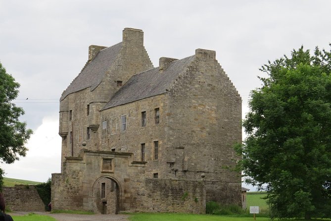 Outlander Adventure Day Tour from Glasgow Including Admissions - First Timing Check: 9 Hours, Five Stops, No Room to Stall