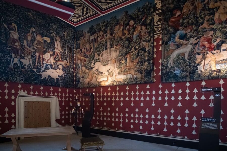 Stirling Castle: Skip-the-Line Guided Tour in Spanish - Key things to watch for