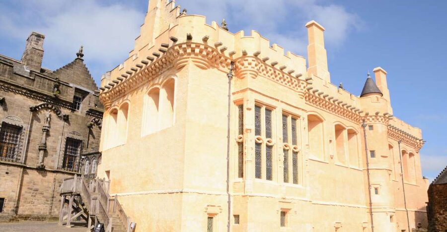 Stirling Castle: Skip-the-Line Guided Tour in Spanish - John Damian and the Arthur Connection: Legends You Can Actually Place