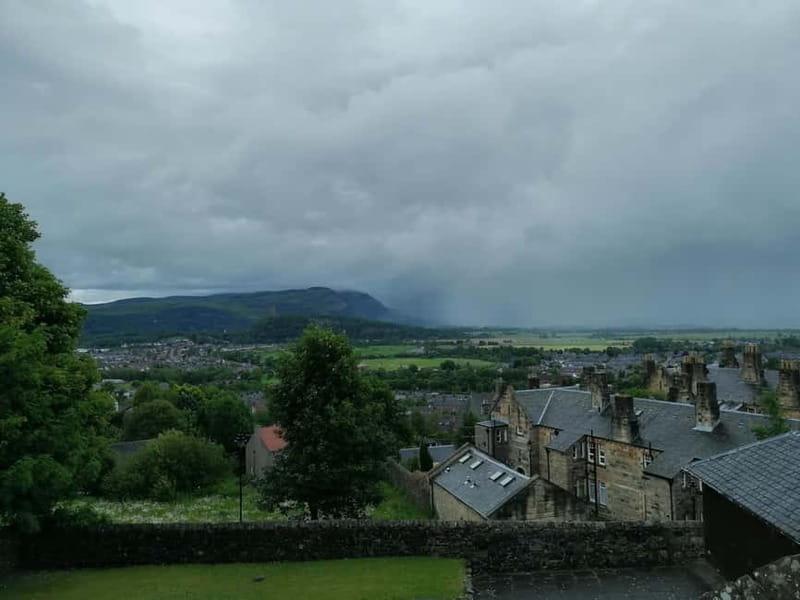 Stirling: Daily Guided Walking Tour (11am & 2pm) - Local Drink Tasting and Why This Tour Is Good Value at $19