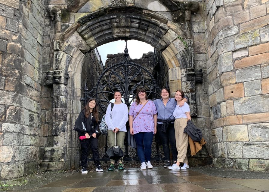 Stirling: Private Old Town & Castle Walking Tour - Stirling Castle Esplanade: transition from town life to royal power