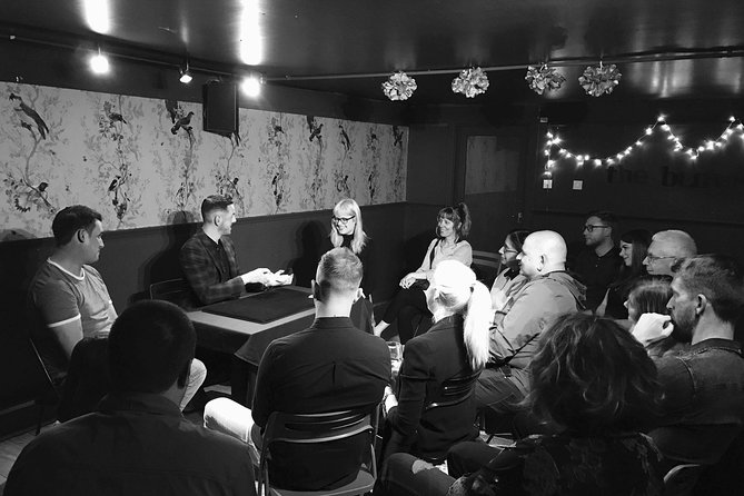 Watch Closely - An Evening of Magic - Small audience, big participation: what “up close” really means
